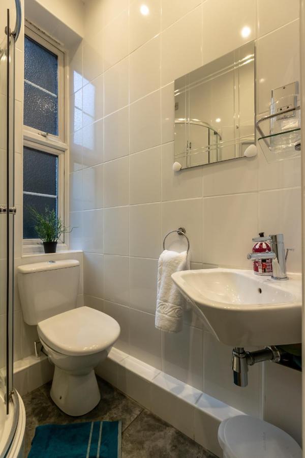 The Wanderlust - 1 Bedroom Apartment L Sleeps 4 With Sofa Bed L Prime Location Plus Free Wifi L Perfect For Business & Leisure Travelers L 15Percent Off Weekly & 20Percent Off Monthly Stays! Londres Exterior foto